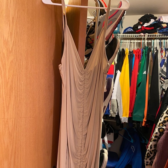 🌟BRAND NEW RUNCHED SPAGHETTI STRAP DRESS🌟 - Picture 1 of 3